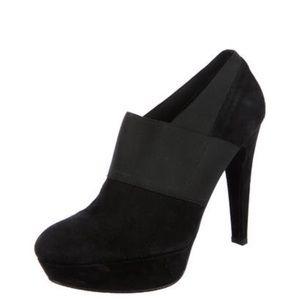 STUART WEITZMAN SUEDE ROUND-TOE ANKLE BOOTIES